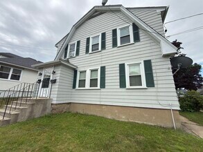 Building Photo - 573 Spruce St