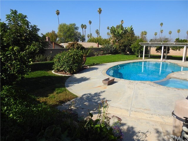 Foto del edificio - 2646 Maude St