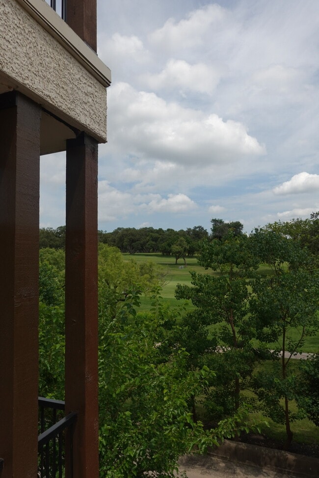 Foto del edificio - 7342 Oak Manor Dr