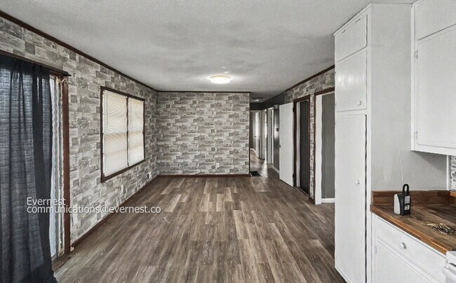 Foto del edificio - 1816 Doman Cir