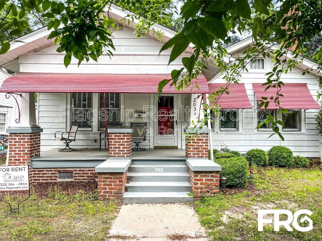 Primary Photo - 203 S Eastern St