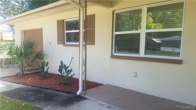 Foto del edificio - 728 Greenleaf Ave