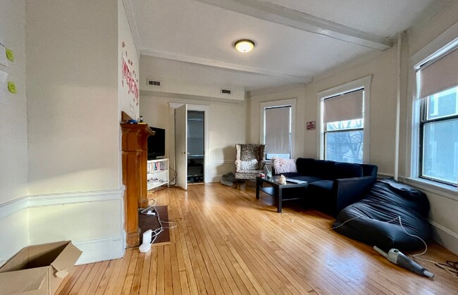 Foto del edificio - 24 Hamilton Rd