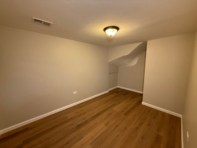 Bedroom 1 - 1542 N Kolin Ave