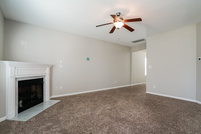 Foto del edificio - 2405 King Malcolm Ln