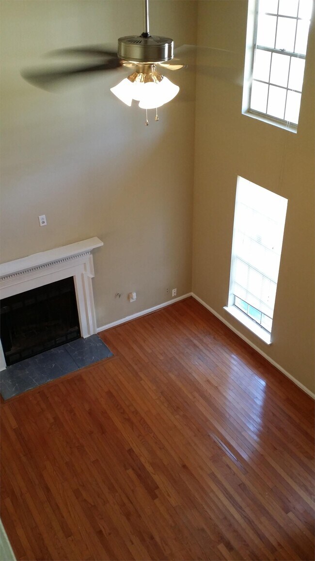 Building Photo - 5526 Downs Way