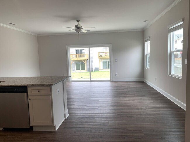 Foto del edificio - 6927 Eddy Point Ln