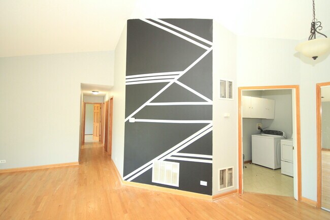 Building Photo - 1580 Thornfield Ln