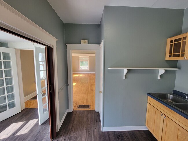 Foto del edificio - AVAILABLE AUGUST - 2 BED 1 BATH