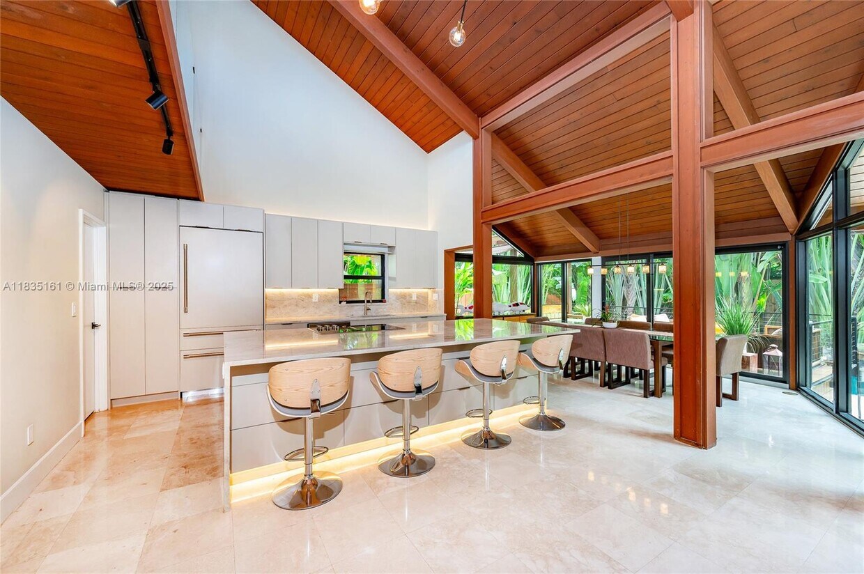 Foto principal - 3400 Poinciana Ave