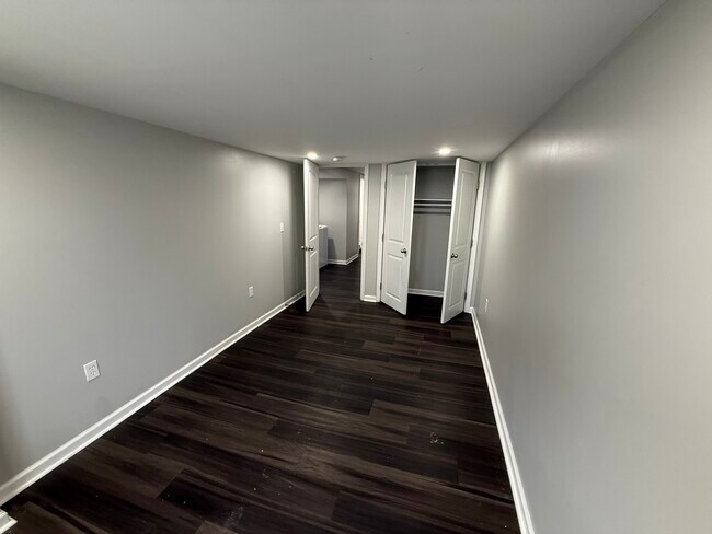Foto del edificio - 6921 Clinton Rd