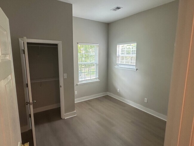 Dormitorio (1) - 2332 Stark St