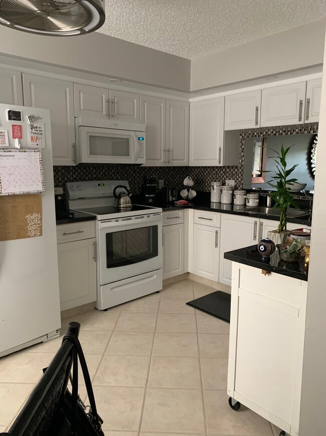 Foto del edificio - 13105 SW 16th Ct