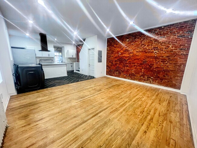 Foto del edificio - 6342 Greene St