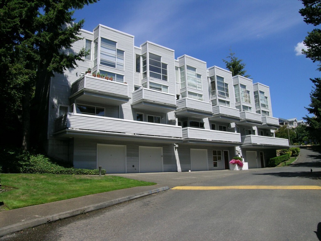 Parc 54 Condo Complex - 402 4th Ave