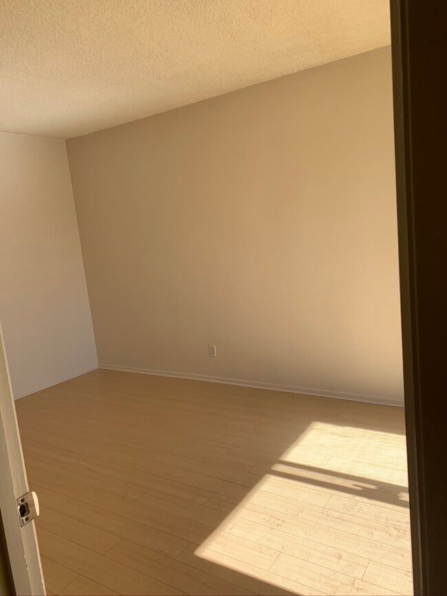 Building Photo - 1211 Pico Blvd