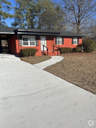 Building Photo - 717 Dogwood Ln