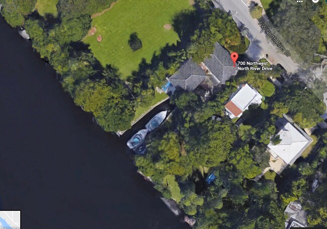 Building Photo - 700 NW North River Dr