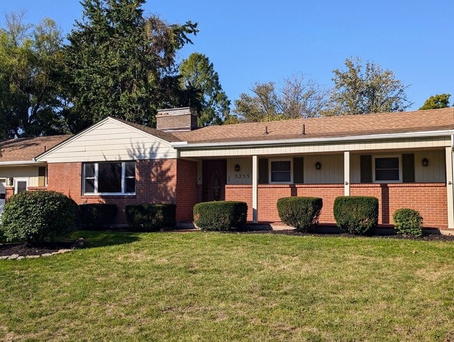AVAILABLE NOW! Spacious 3 Bed / 2.5 Bath Home in Washington Twp with Basement! - AVAILABLE NOW! Spacious 3 Bed / 2.5 Bath Home in Washington Twp with Basement!