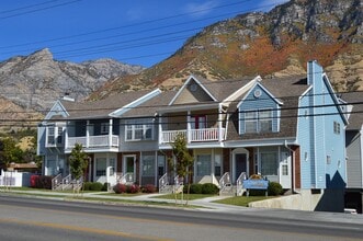 Building Photo - 972 900 E