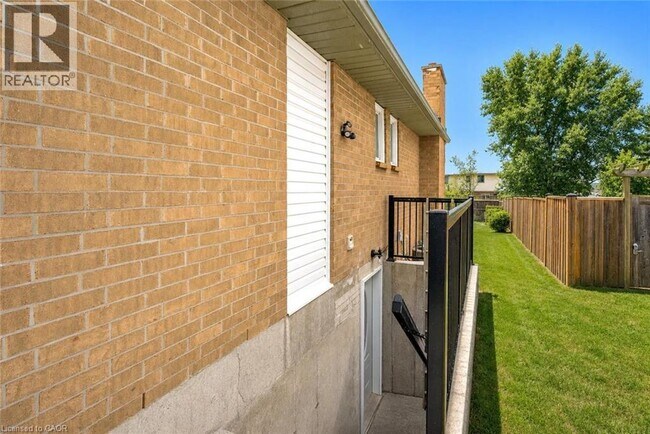 Photo du bâtiment - 124 Downey Rd