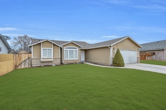 Building Photo - 5651 S Nasturtium Pl