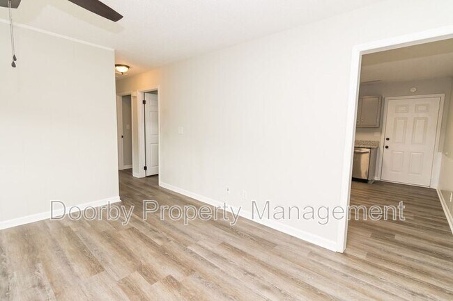 Foto del edificio - 1418 Baggett Rd