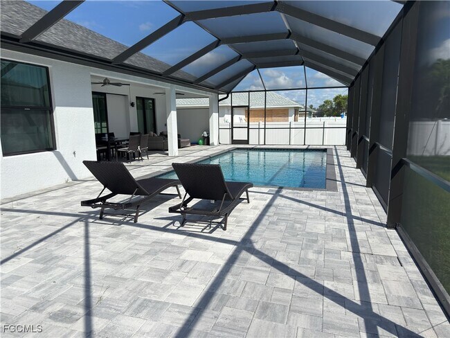 Building Photo - 217 NW 36th Ave