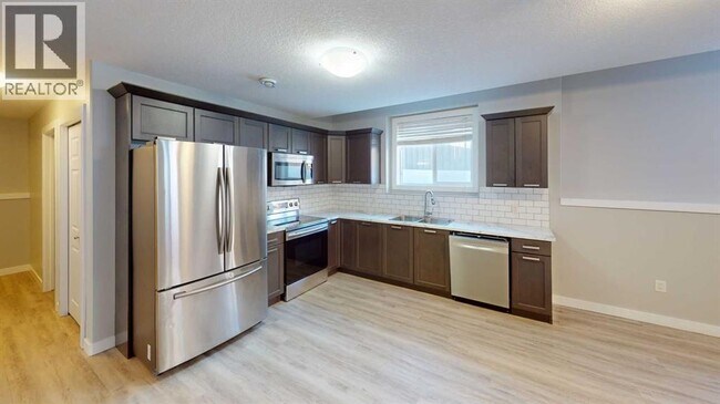 Photo du bâtiment - 9526-9112 112 Ave