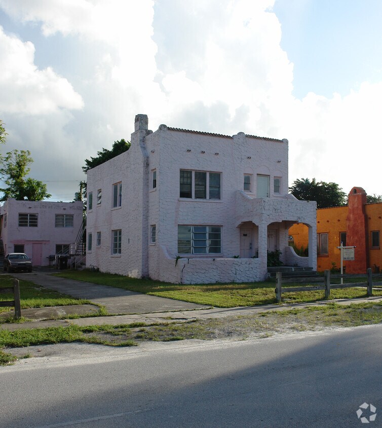 Foto principal - 327 SW 20th St