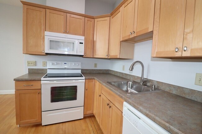 Building Photo - 25 High St