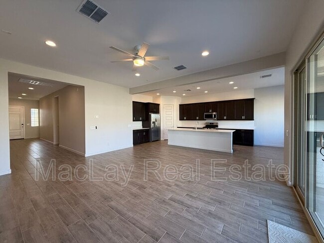 Foto del edificio - 2996 E Birdsong Ave