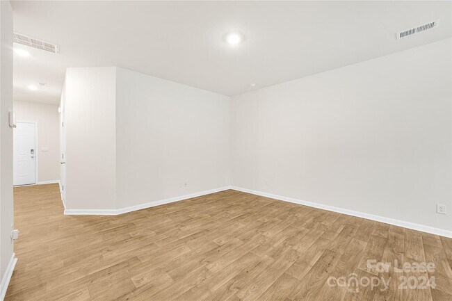Building Photo - 9128 Lowfalls Ln