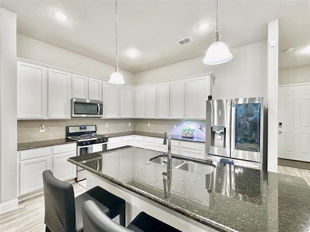 Foto del edificio - 721 Cromwell Dr