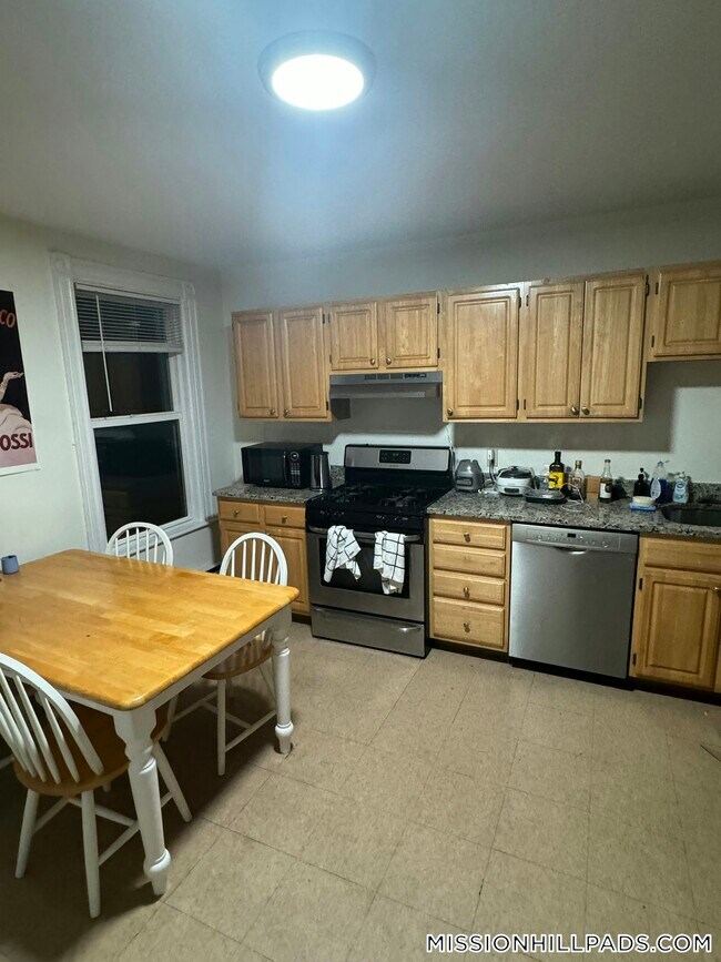 Foto del edificio - 74 Hillside St