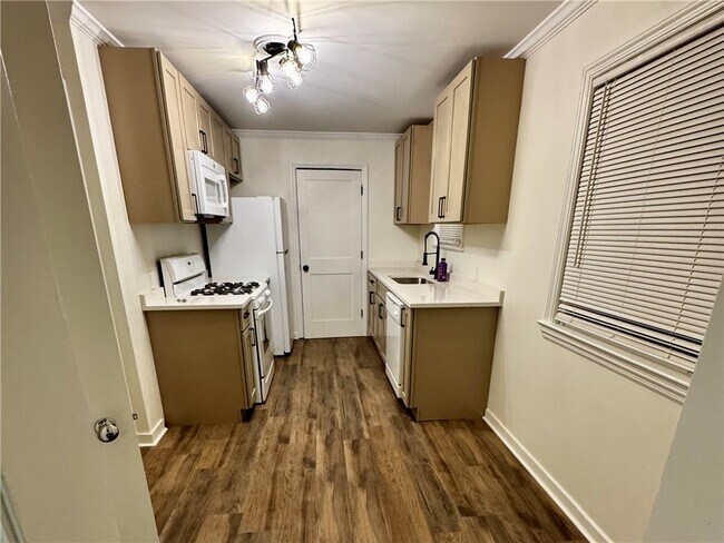 Foto del edificio - 153 Holmes Rd