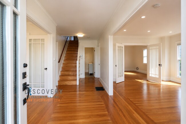 Building Photo - Sophisticated Piedmont Home