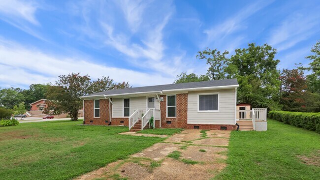 Foto del edificio - 3132 Fields Dr