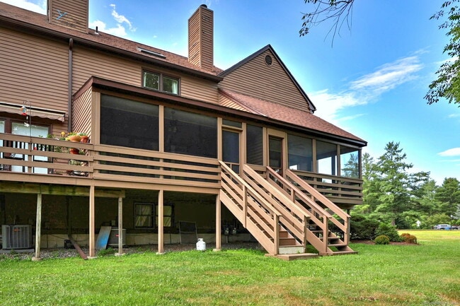 Building Photo - 14 Rosewood Cir