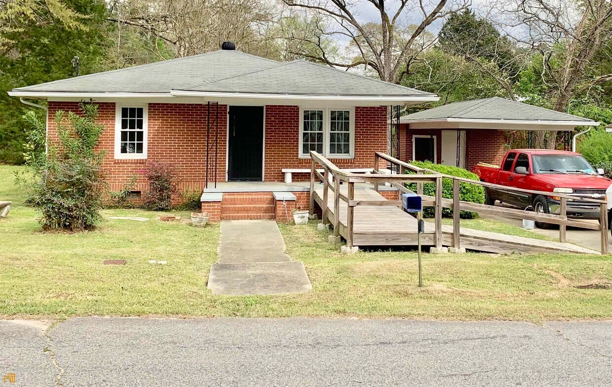 124 Central Ave, Milledgeville, GA 31061 House Rental in