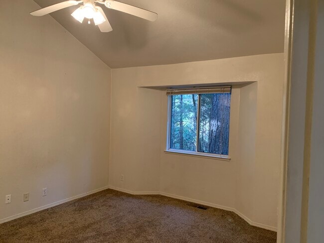 Foto del edificio - 14424 Wycliff Way