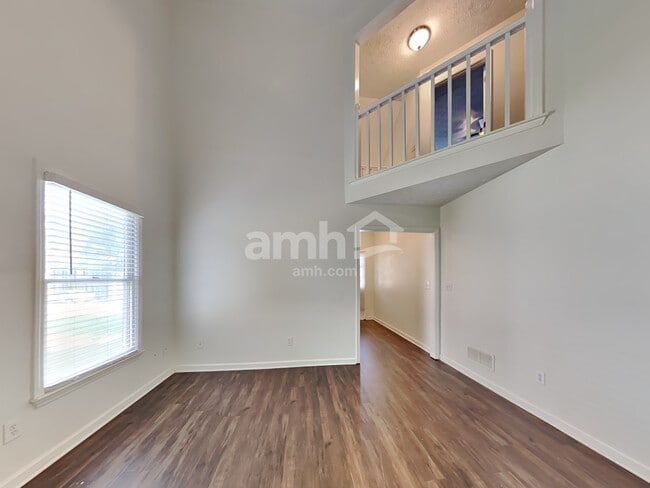 Building Photo - 265 Thornbush Lane
