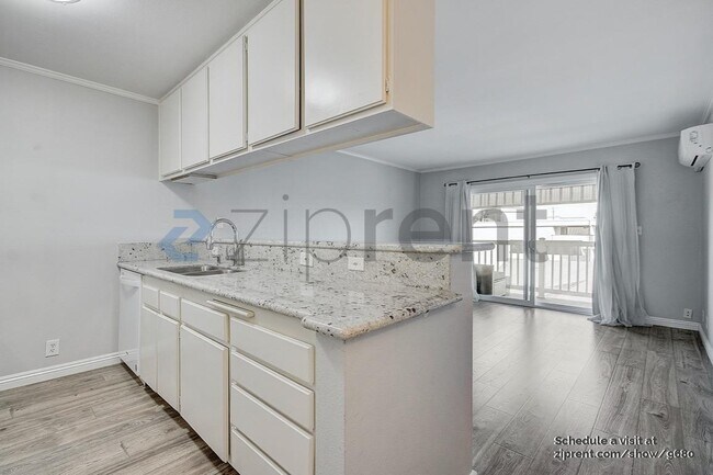 Foto del edificio - 363 Newport Ave