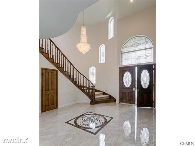 Foto del edificio - 5 br, 4.5 bath House - 252 W Longden Ave