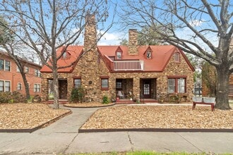 Building Photo - 1618 W Kings Hwy
