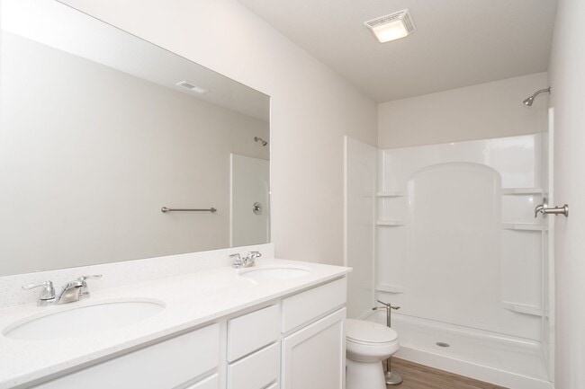 Foto del edificio - 3 Bedroom Two Story Twinhome for Rent!