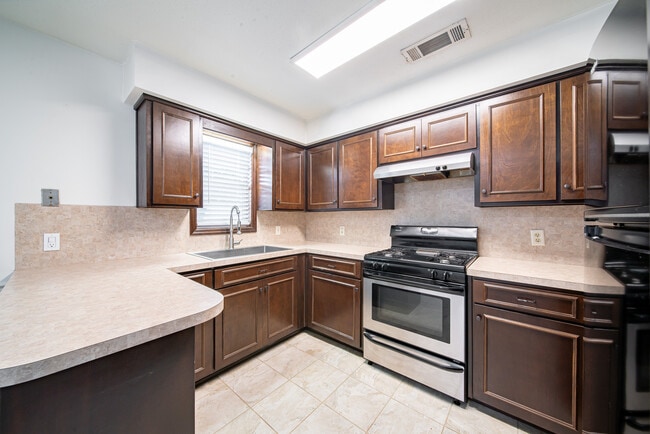 Building Photo - 1413 Steeple Ct