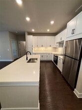 Building Photo - 111 Town Pl