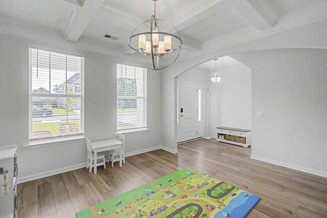 Building Photo - 160 Spring Hill Dr