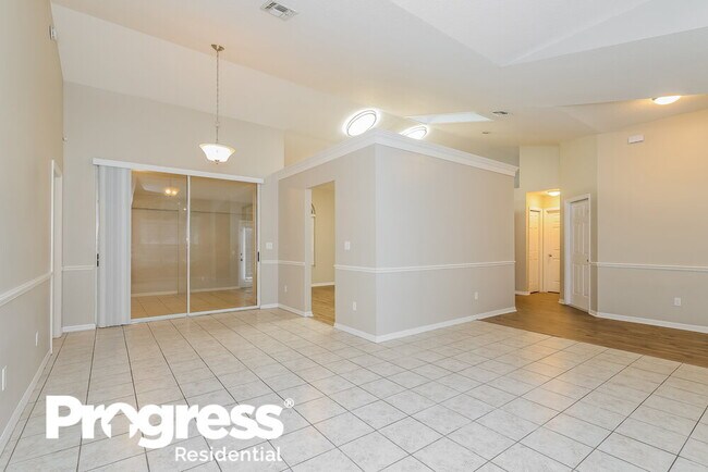 Building Photo - 10139 Silver Bluff Dr